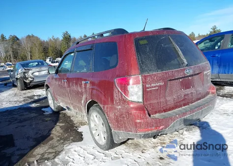 2011 Subaru Forester 2.5X Premium из США, поврежденный, VIN JF2SHADC9BH741331